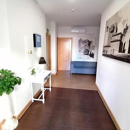 Caces Hostal Hernan Cortes מראה חיצוני תמונה