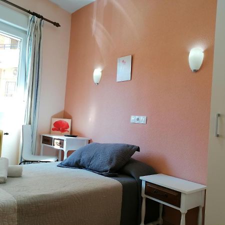 Caces Hostal Hernan Cortes מראה חיצוני תמונה