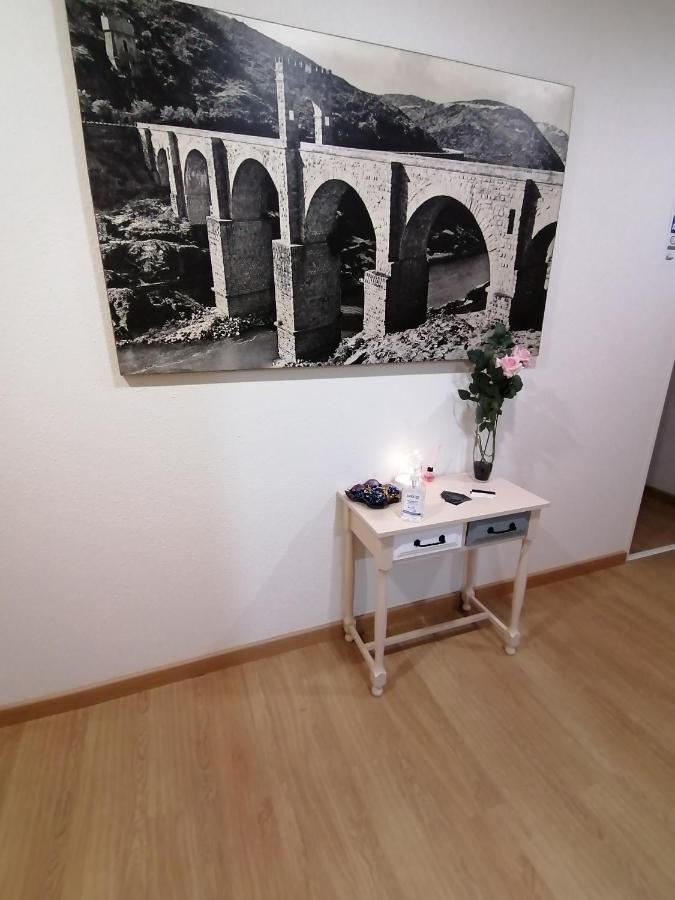 Caces Hostal Hernan Cortes מראה חיצוני תמונה