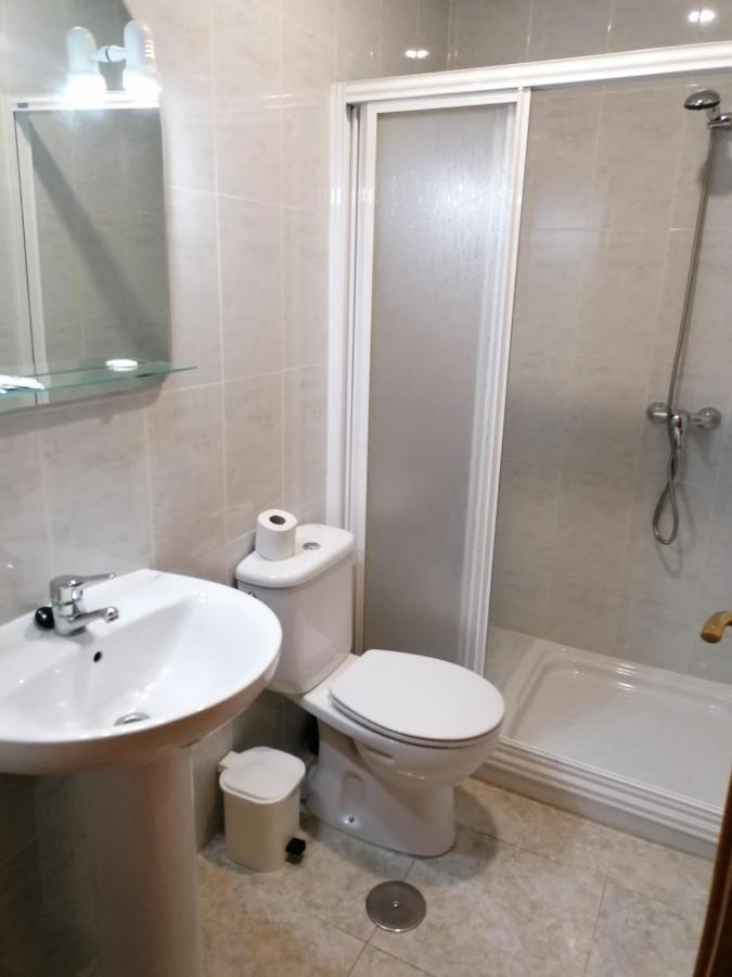 Caces Hostal Hernan Cortes מראה חיצוני תמונה
